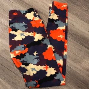 Lularoe One Size Leggings!